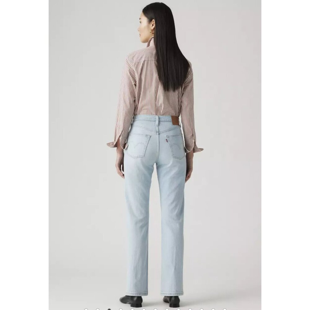 New Levi's 27x32 Premium 501 Original Fit Women's Jeans Wow Me Over Light Wash - Picture 2 of 5